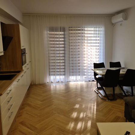 Апартаменты Apartament In Complex Rezidential In Орадя Экстерьер фото