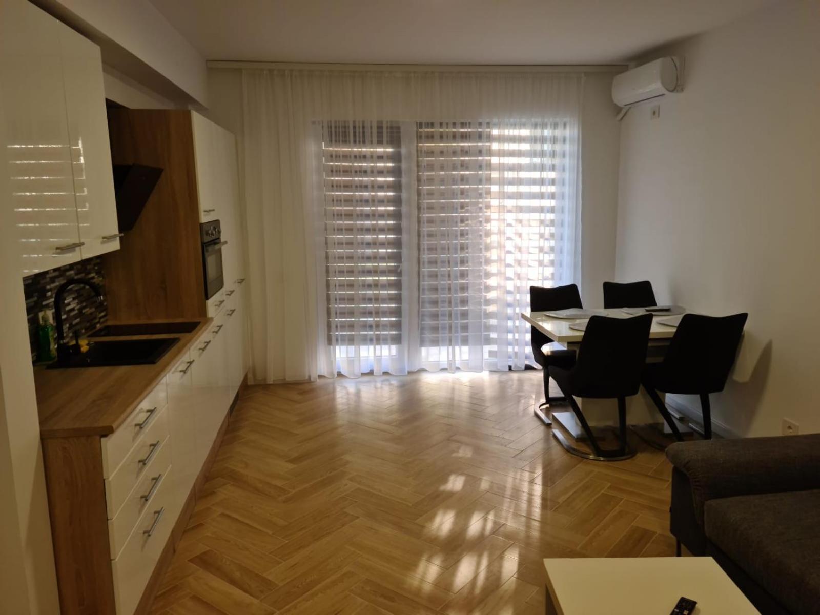 Апартаменты Apartament In Complex Rezidential In Орадя Экстерьер фото
